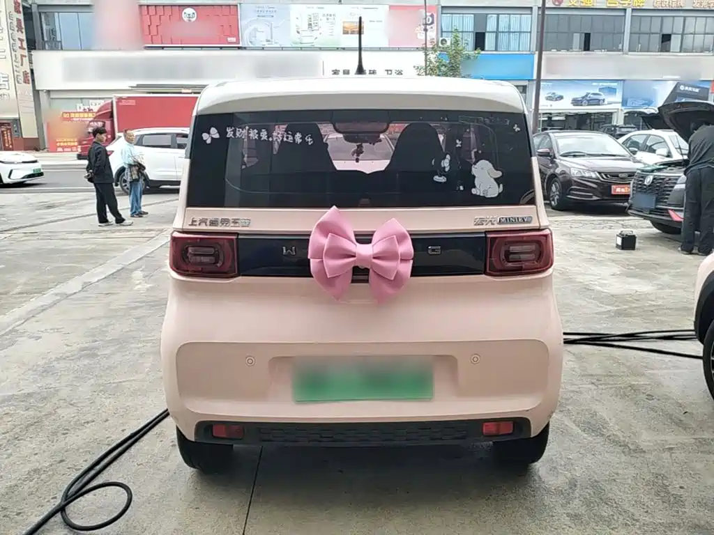 Wuling MINIEV — миниатюра 6