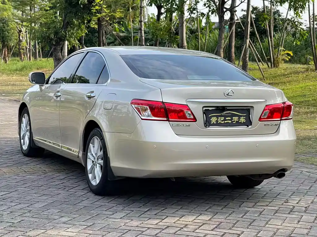 Lexus ES — миниатюра 7