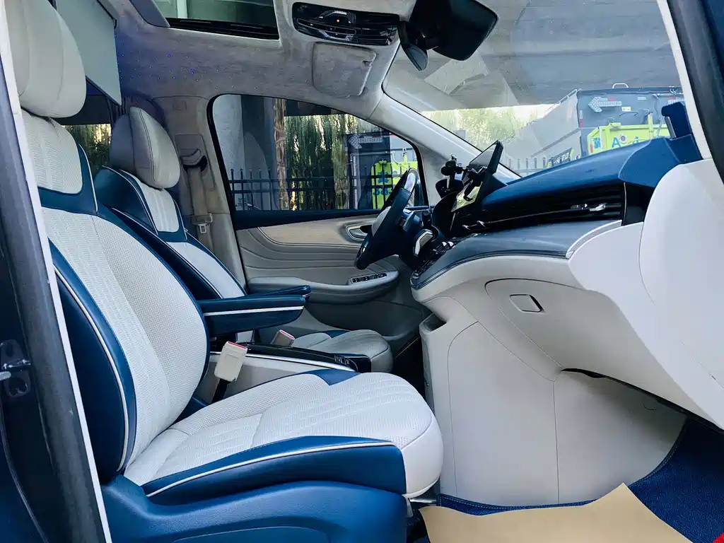 Roewe iMAX8 — миниатюра 8