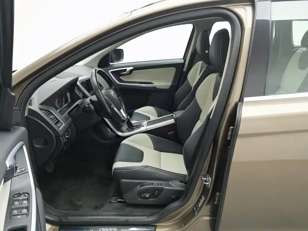 Volvo XC60 — миниатюра 10