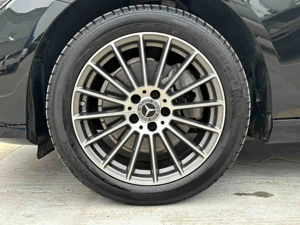 Mercedes-Benz E-Class — миниатюра 7