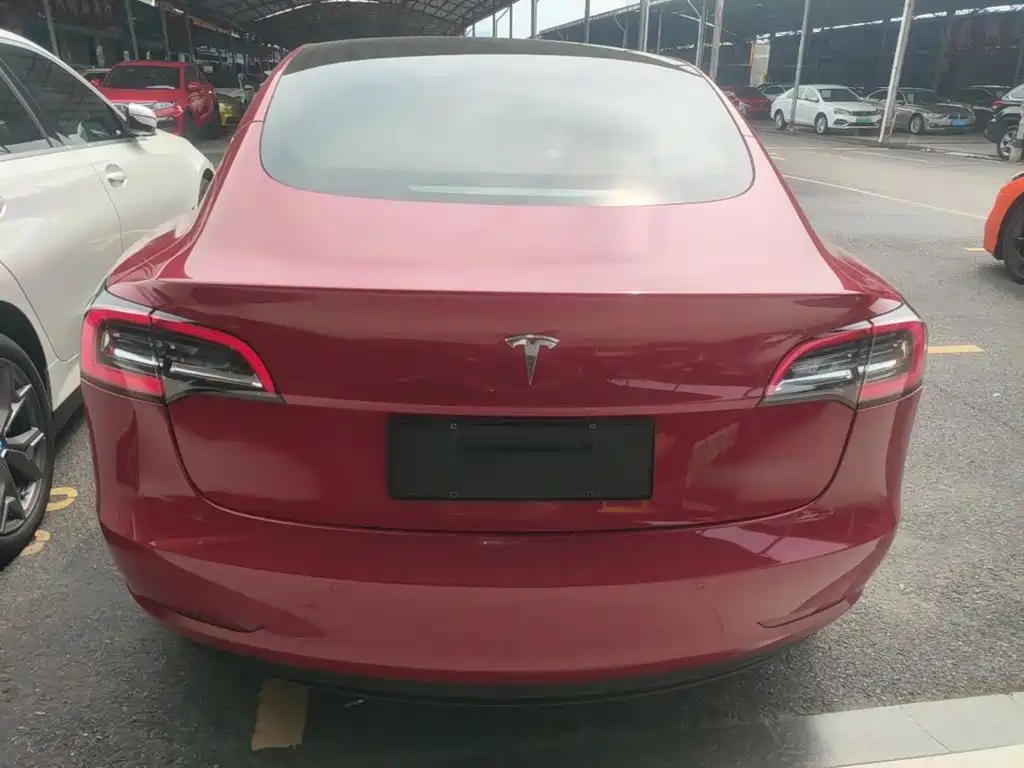 Tesla Model 3 — миниатюра 6