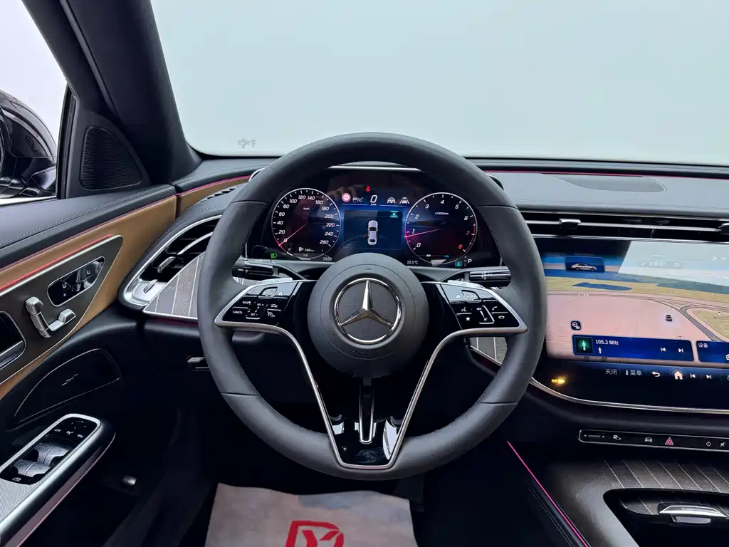 Mercedes-Benz E-Class — миниатюра 16