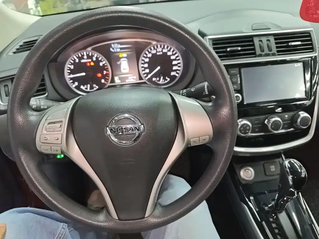 Nissan Tiida — миниатюра 11