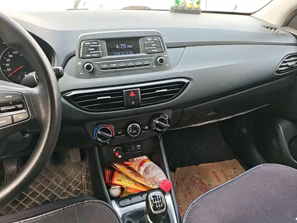 Hyundai Elantra — миниатюра 13