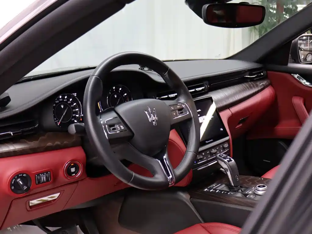 Maserati Quattroporte — миниатюра 10