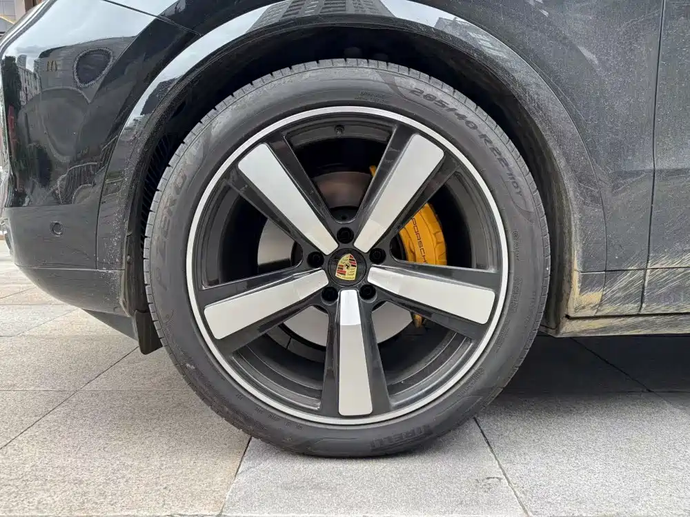 Porsche Cayenne — миниатюра 11