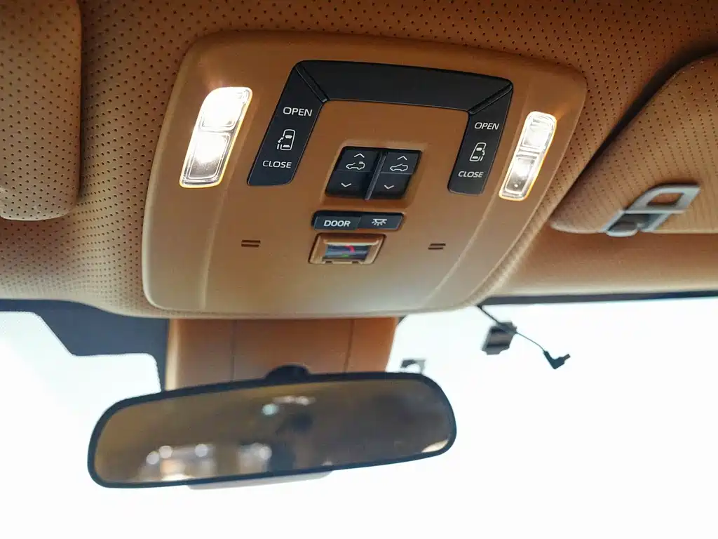 Toyota Sienna — миниатюра 12