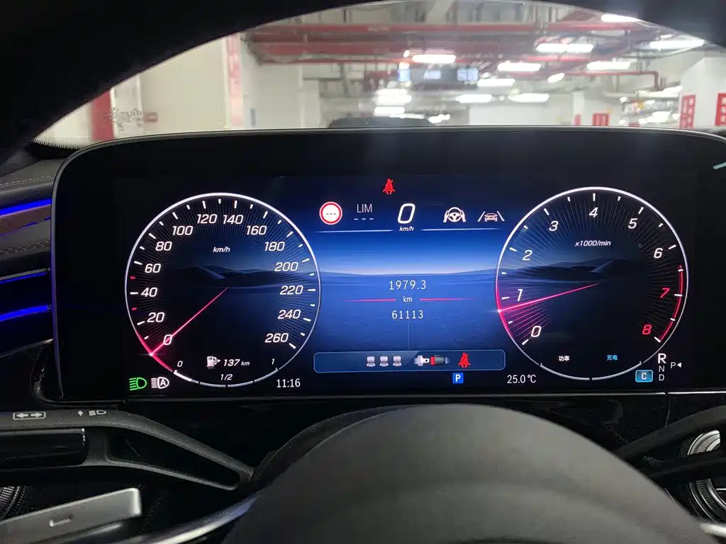 Mercedes-Benz E-Class — миниатюра 9