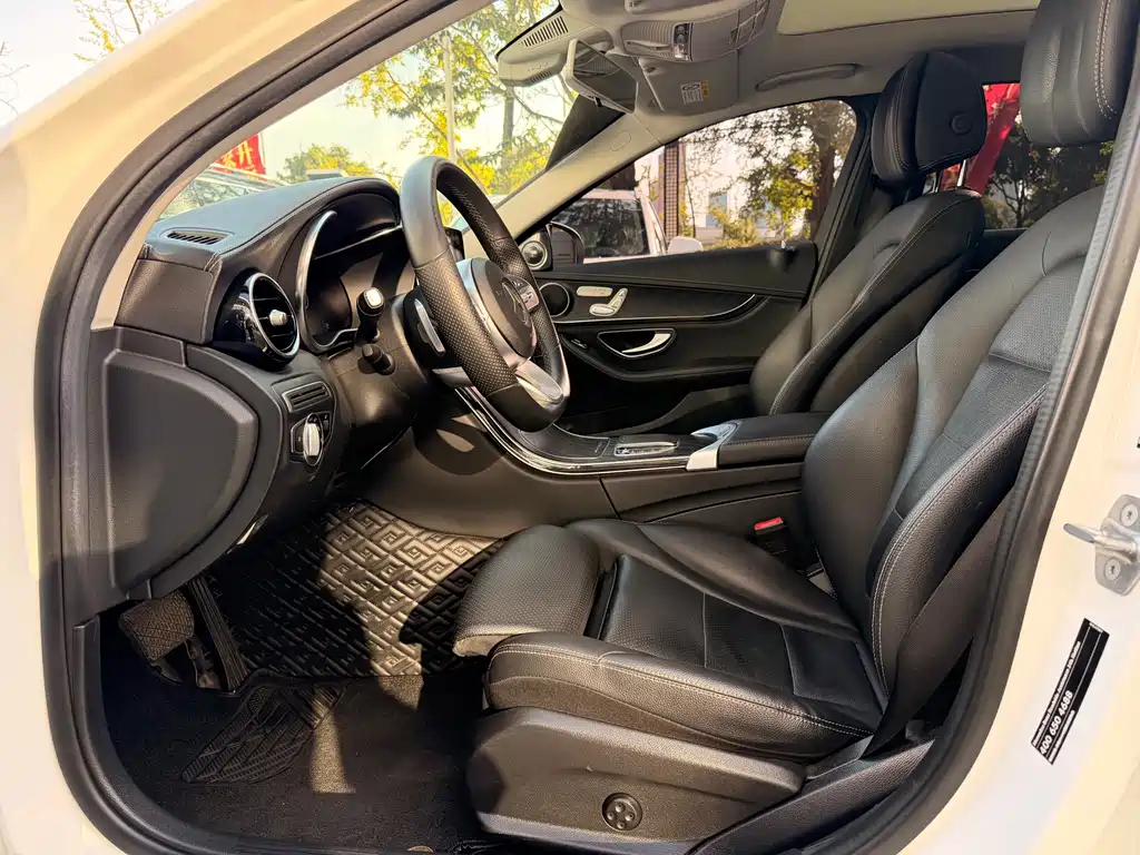 Mercedes-Benz C-Class — миниатюра 17