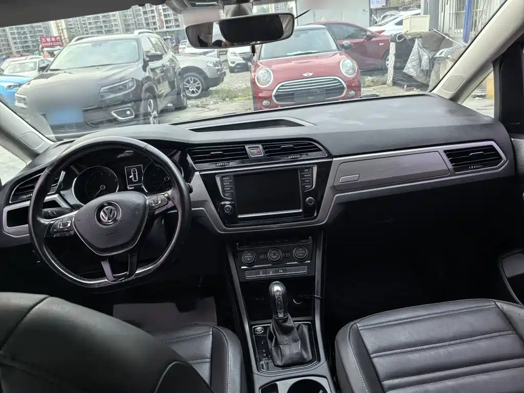 Volkswagen Touran — миниатюра 17