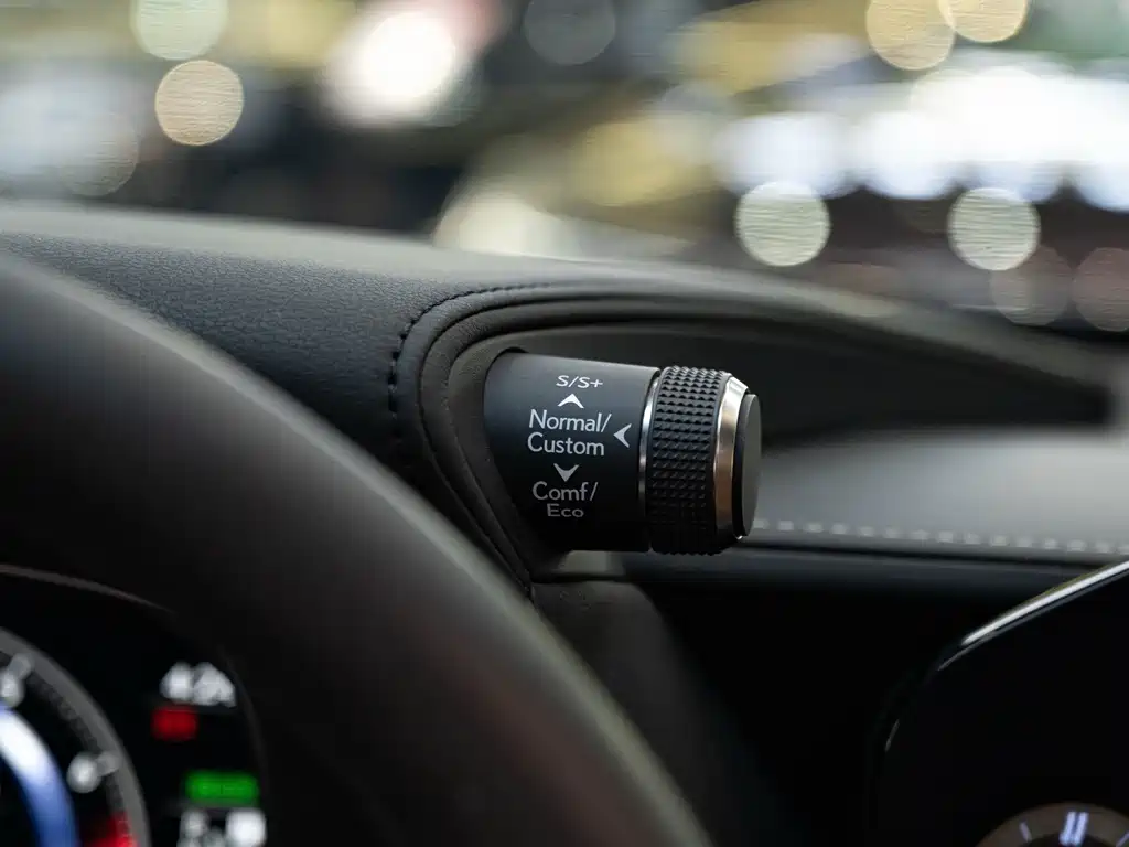 Lexus LS — миниатюра 21