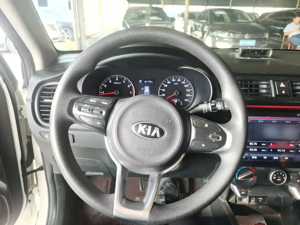 Kia KX Cross — миниатюра 11