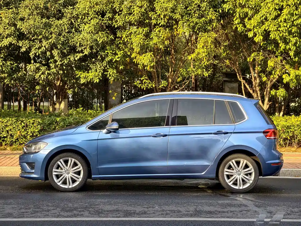 Volkswagen Golf · 2016 230TSI AT Luxury