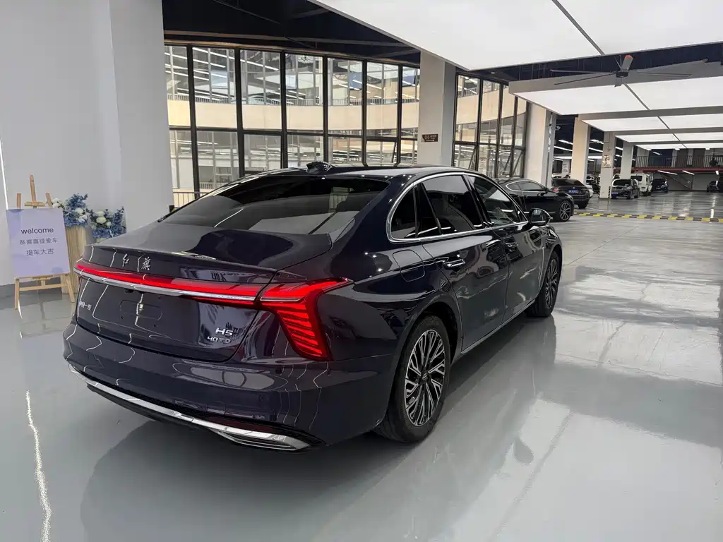 Hongqi Hongqi H5 — миниатюра 13