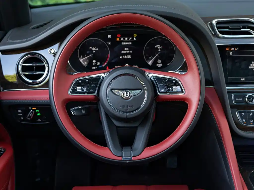 Bentley Bentayga — миниатюра 12