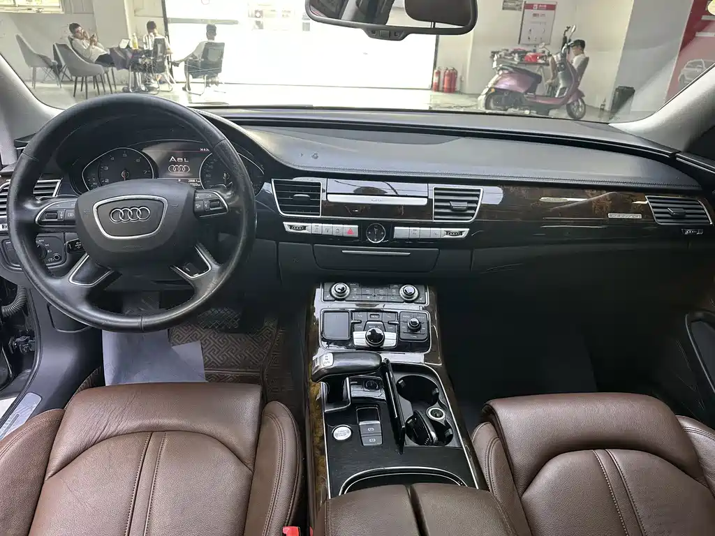 Audi A8 — миниатюра 6