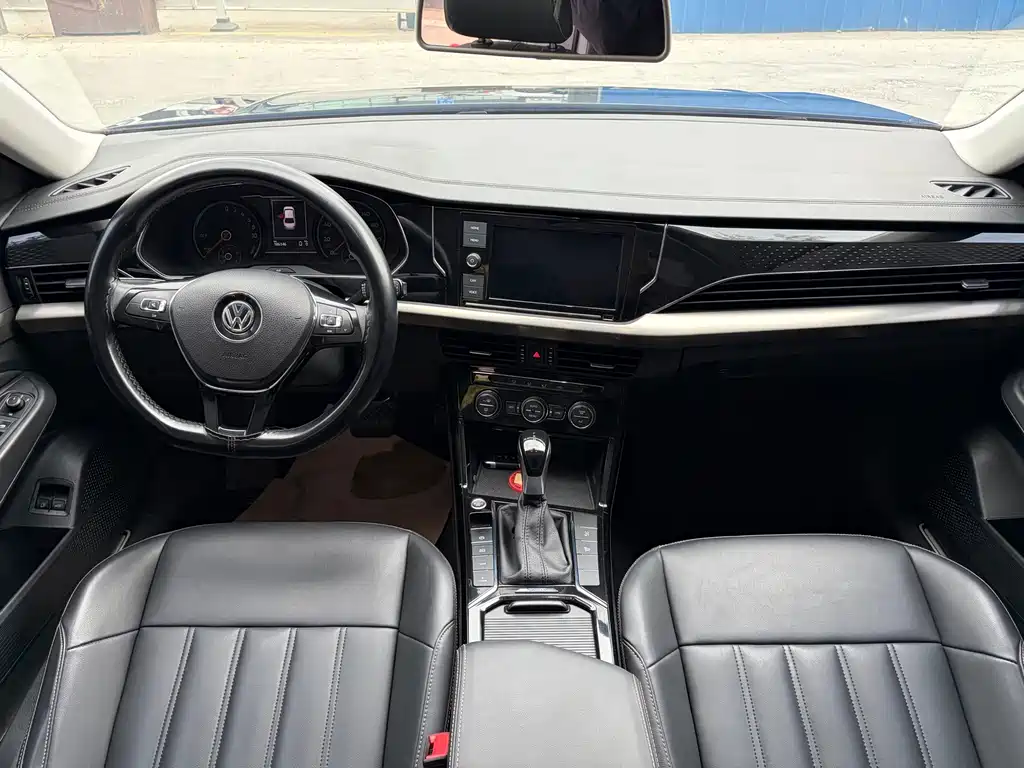 Volkswagen Passat PHEV — миниатюра 6