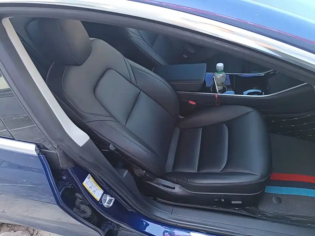 Tesla Model 3 — миниатюра 25