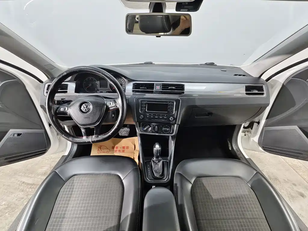 Volkswagen Santana — миниатюра 9