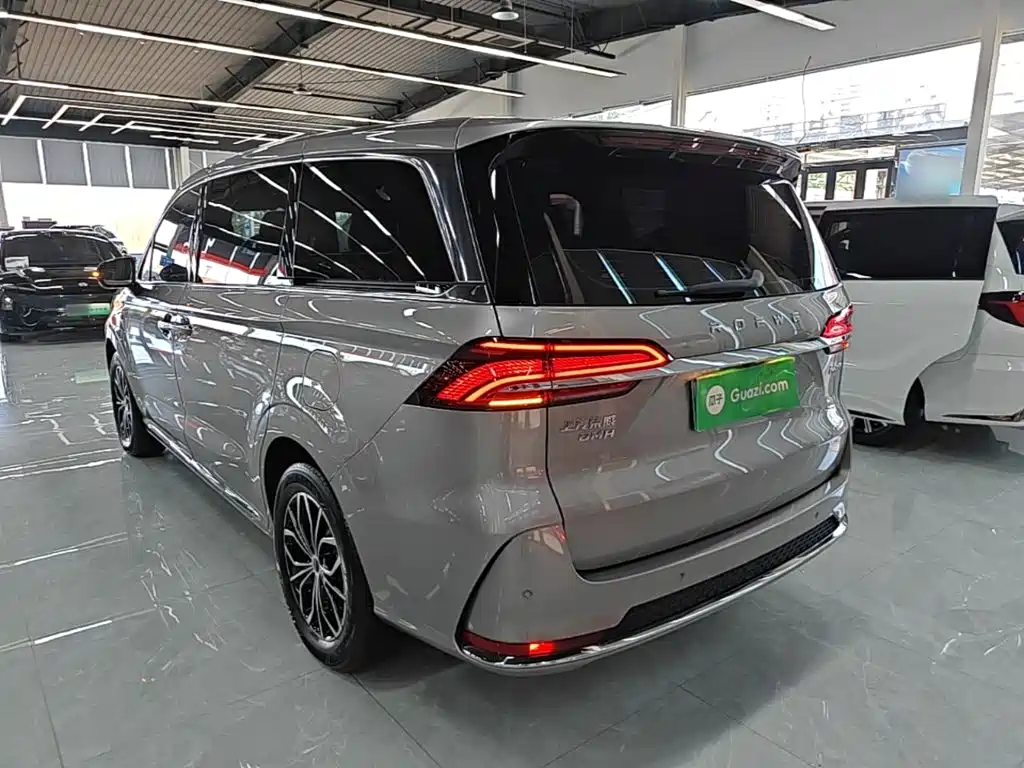 Roewe iMAX8 New Energy — миниатюра 5