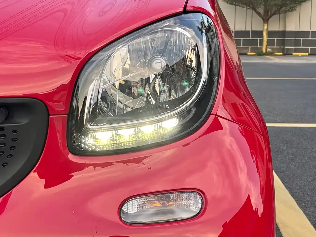 smart Smart Fortwo — миниатюра 4