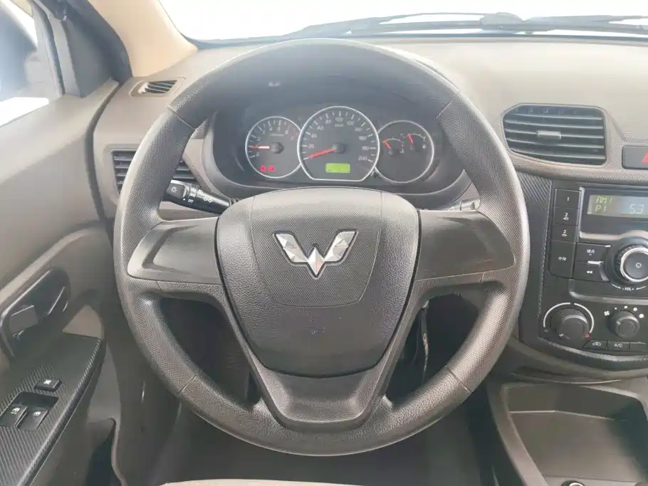 Wuling Hongguang — миниатюра 15