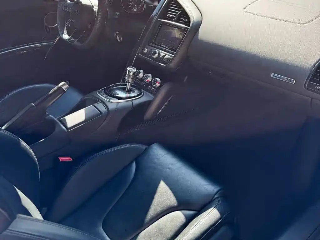 Audi R8 — миниатюра 6