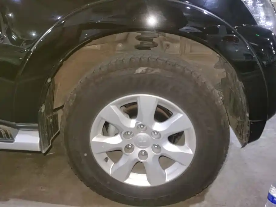 Mitsubishi Pajero (Import) — миниатюра 6