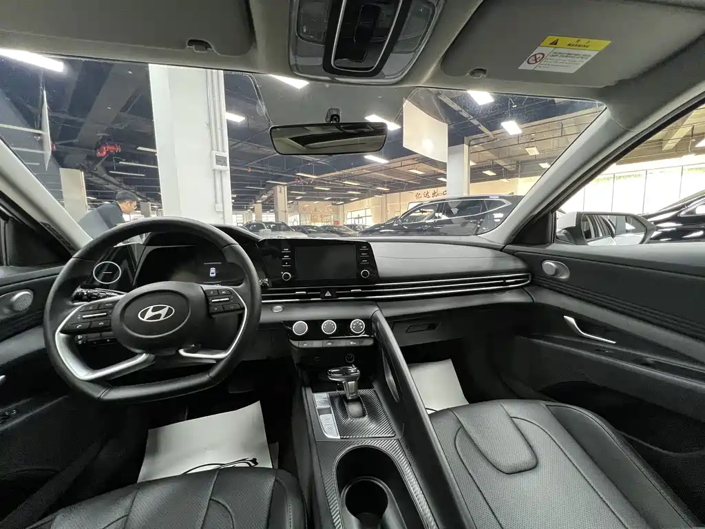 Hyundai Elantra — миниатюра 23