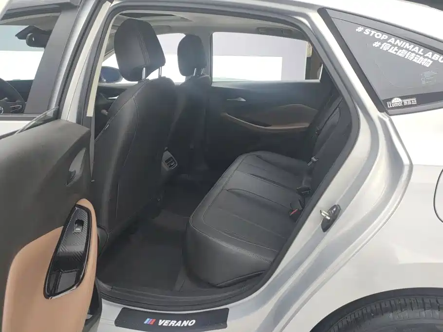 Buick Verano — миниатюра 10