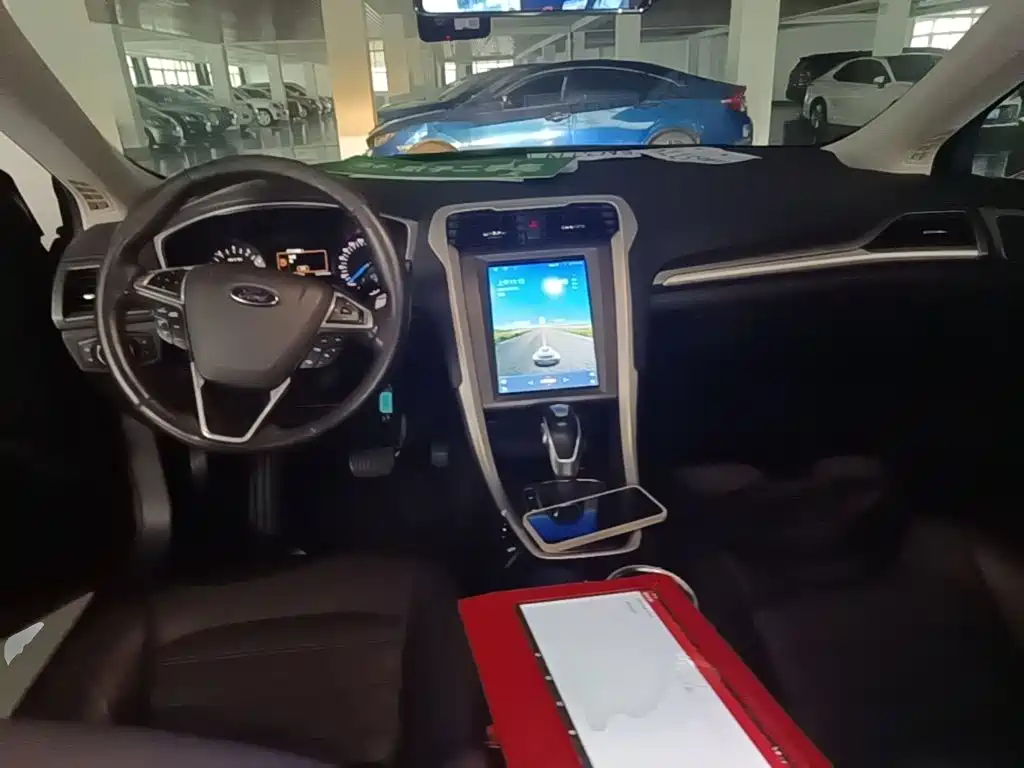 Ford Mondeo — миниатюра 10