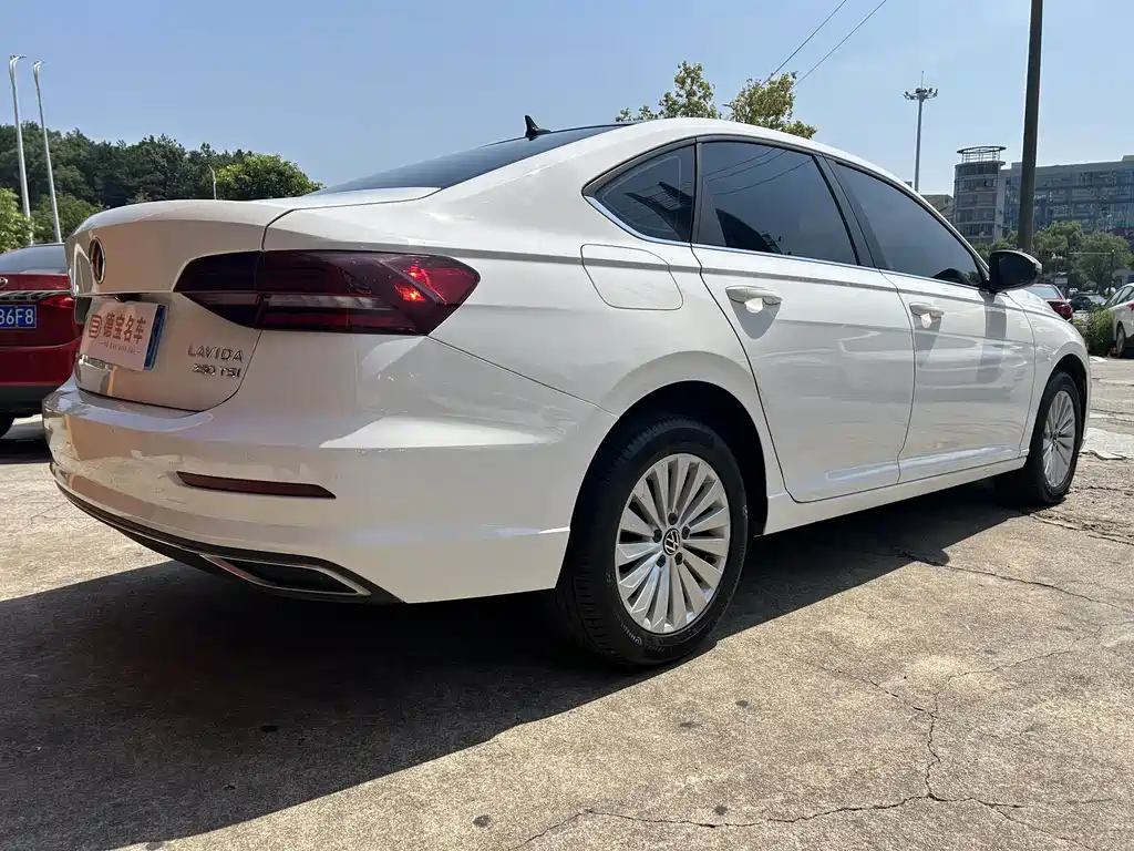 Volkswagen Lavida — миниатюра 11