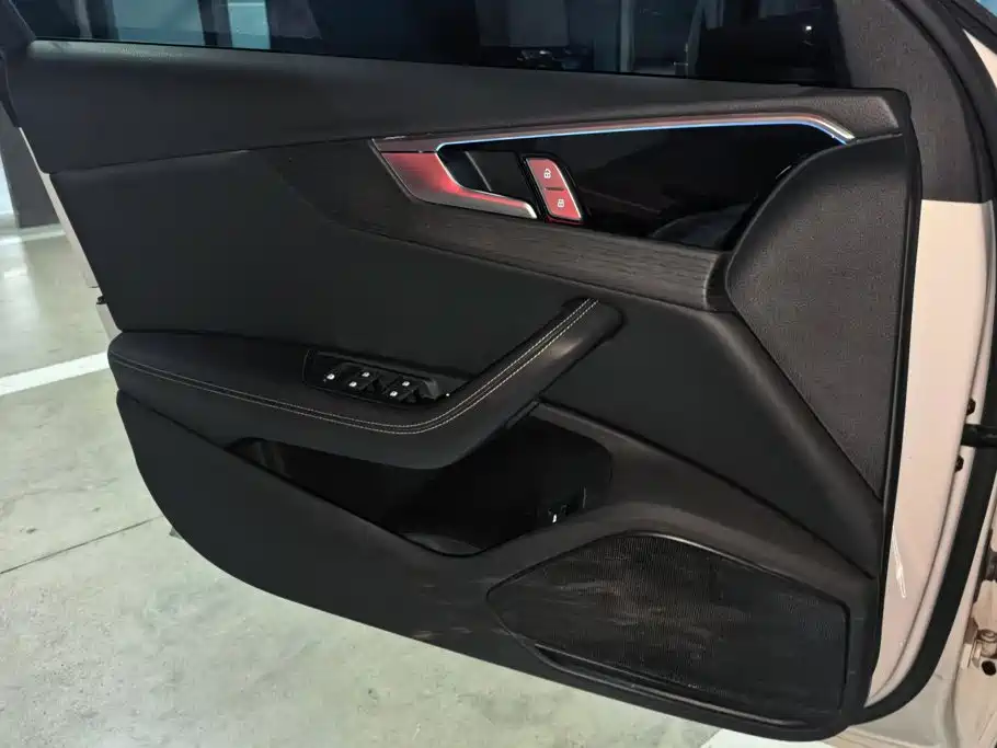 Audi A4L — миниатюра 7