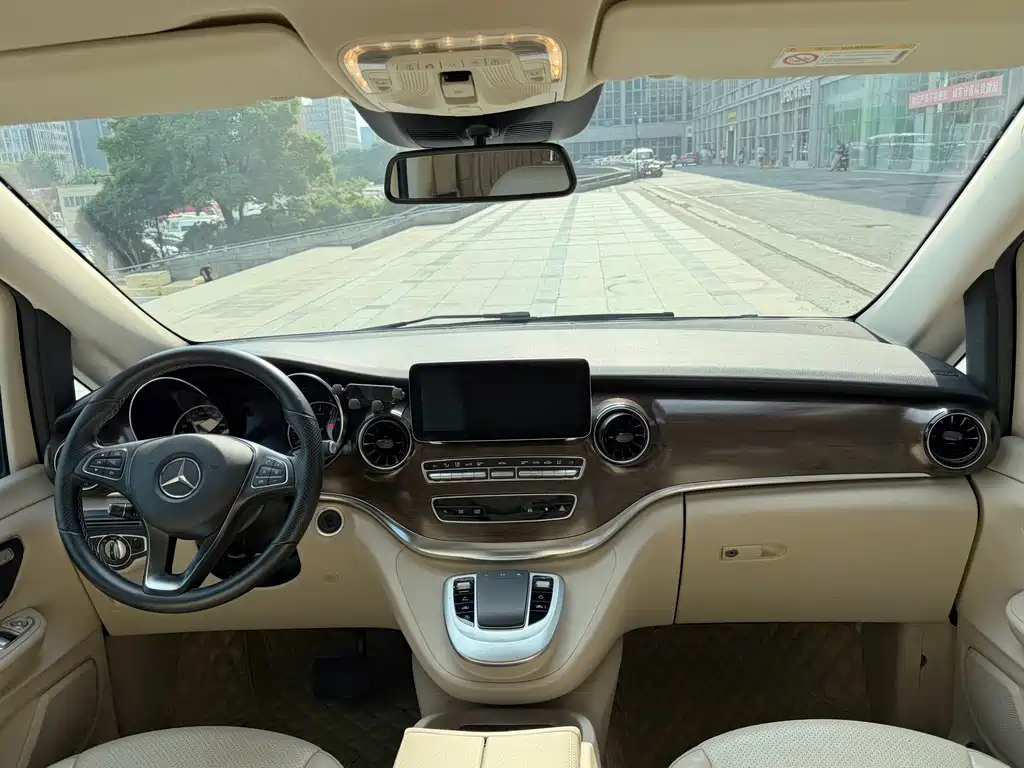 Mercedes-Benz V-Class — миниатюра 10