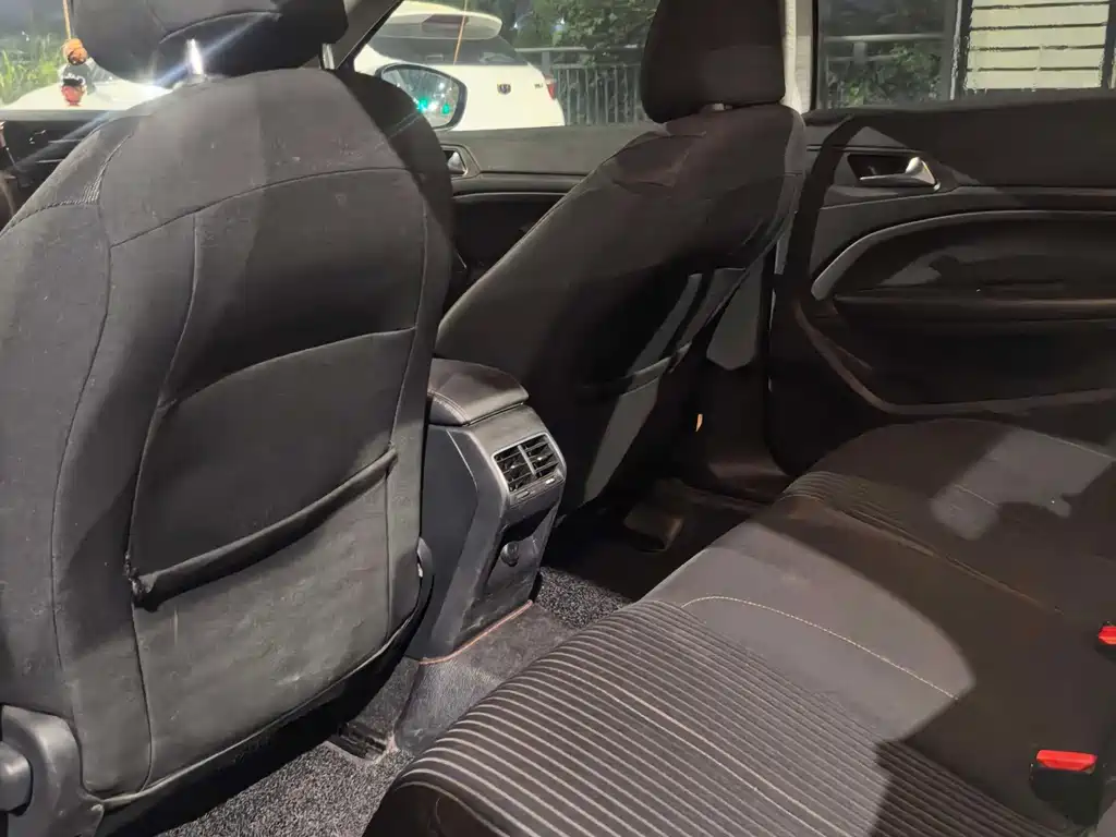 Peugeot 408 — миниатюра 8