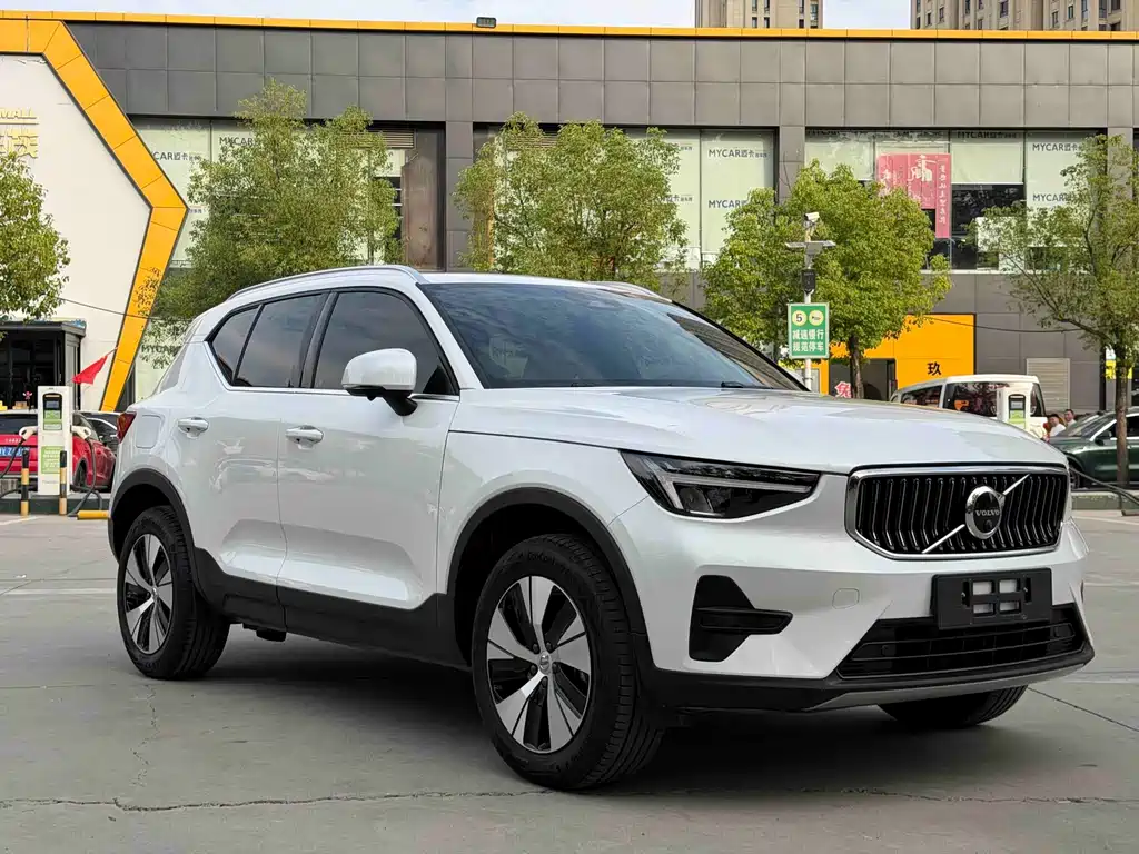 Volvo XC40 — миниатюра 3