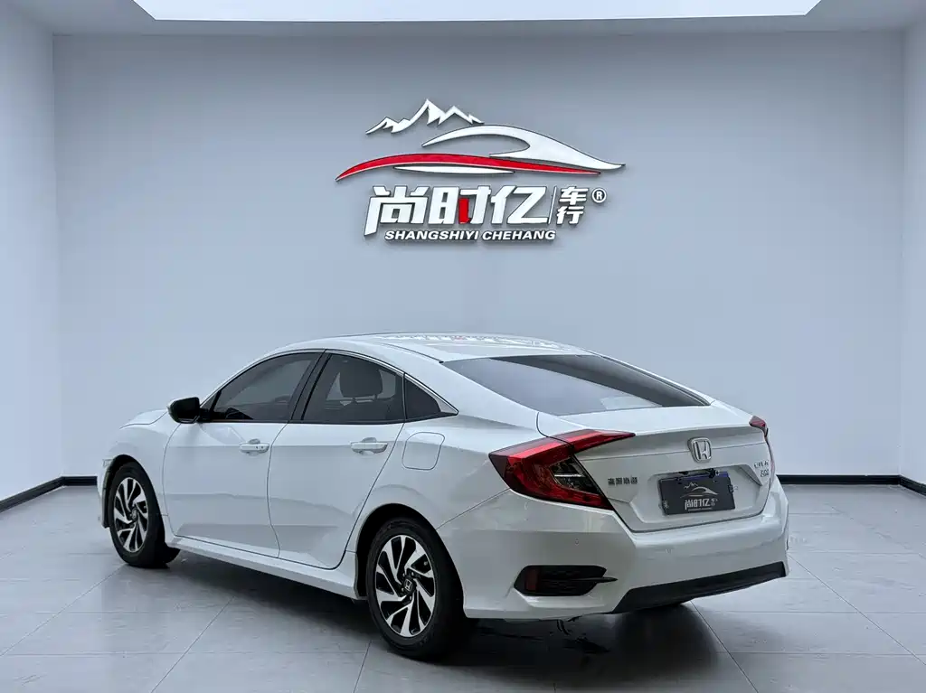 Honda Civic 2016 220TURBO CVT Luxury