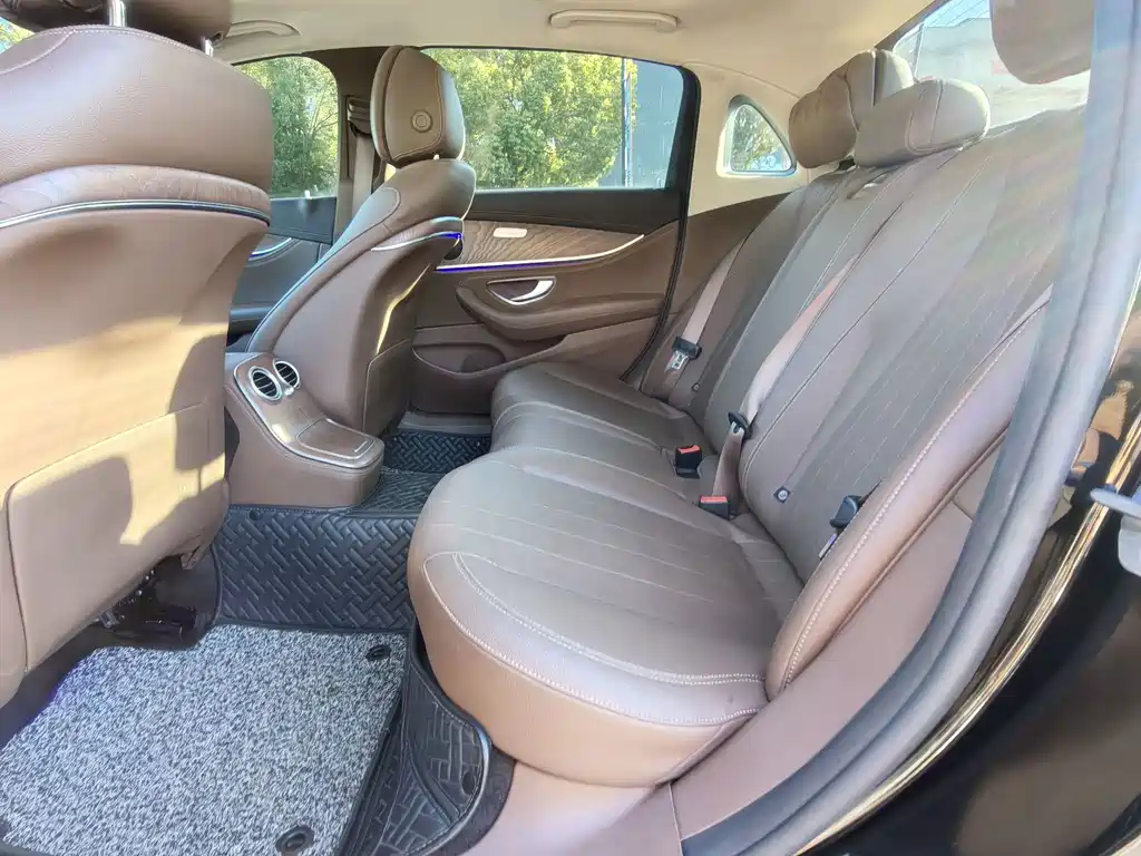 Mercedes-Benz E-Class — миниатюра 20