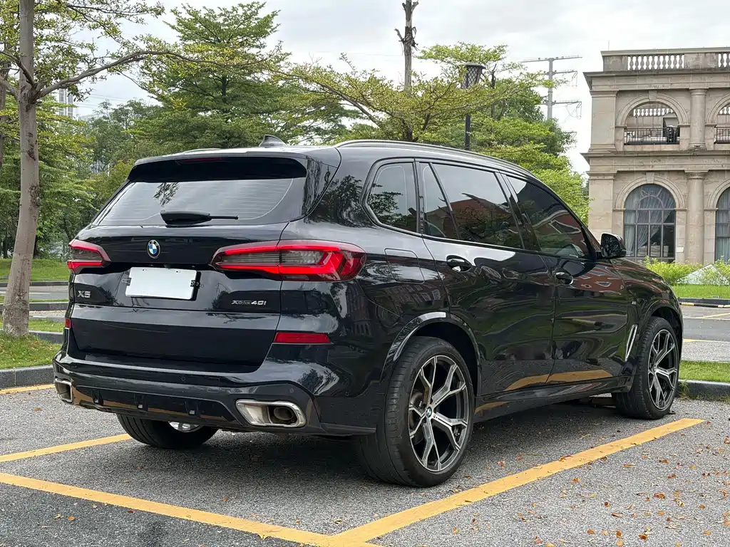 BMW X5 2022 xDrive 30Li M Sport