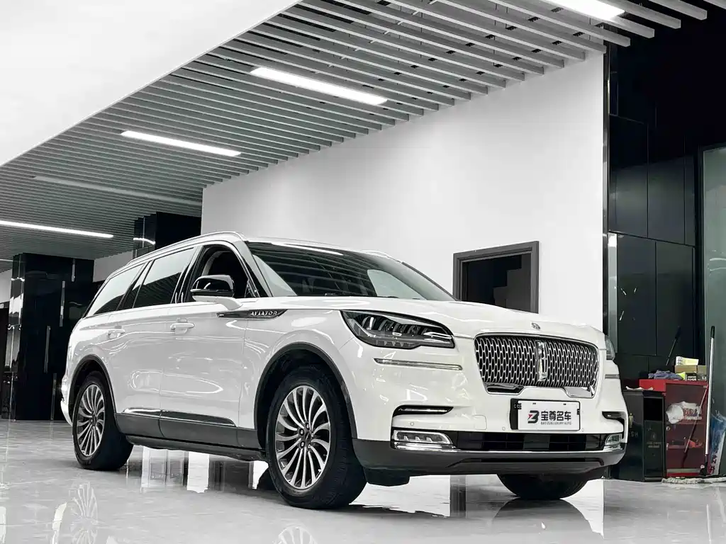 Lincoln Aviator (Import) — миниатюра 3