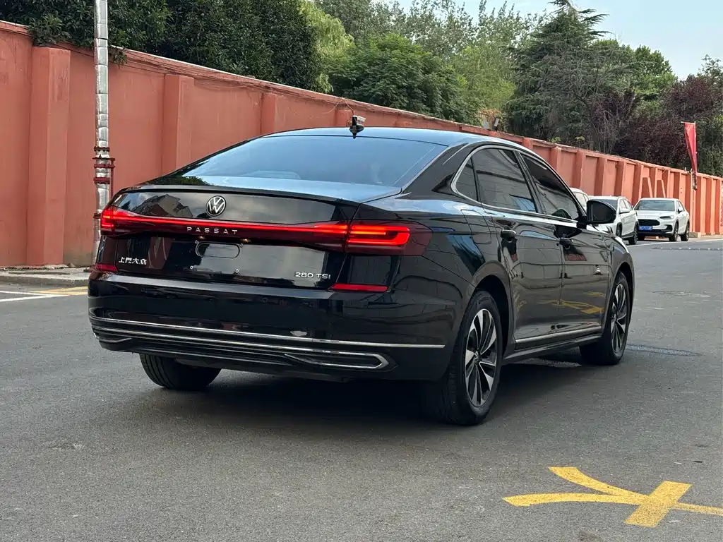 Volkswagen Passat 2023 280TSI Elite