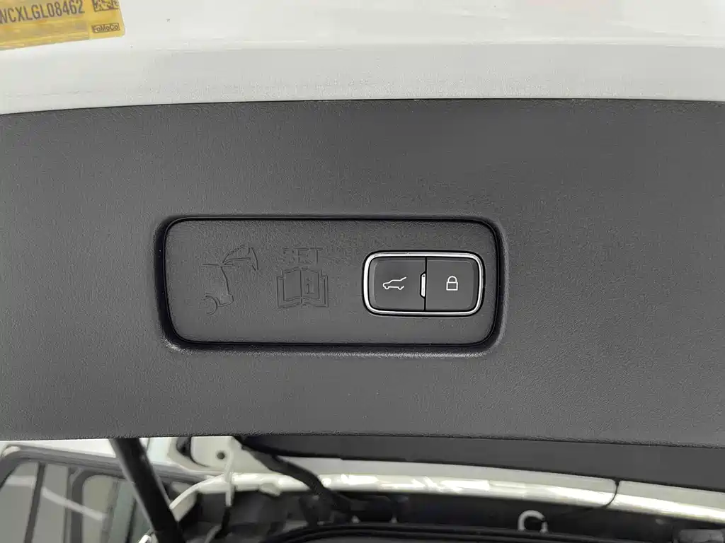 Lincoln Aviator (Import) — миниатюра 18