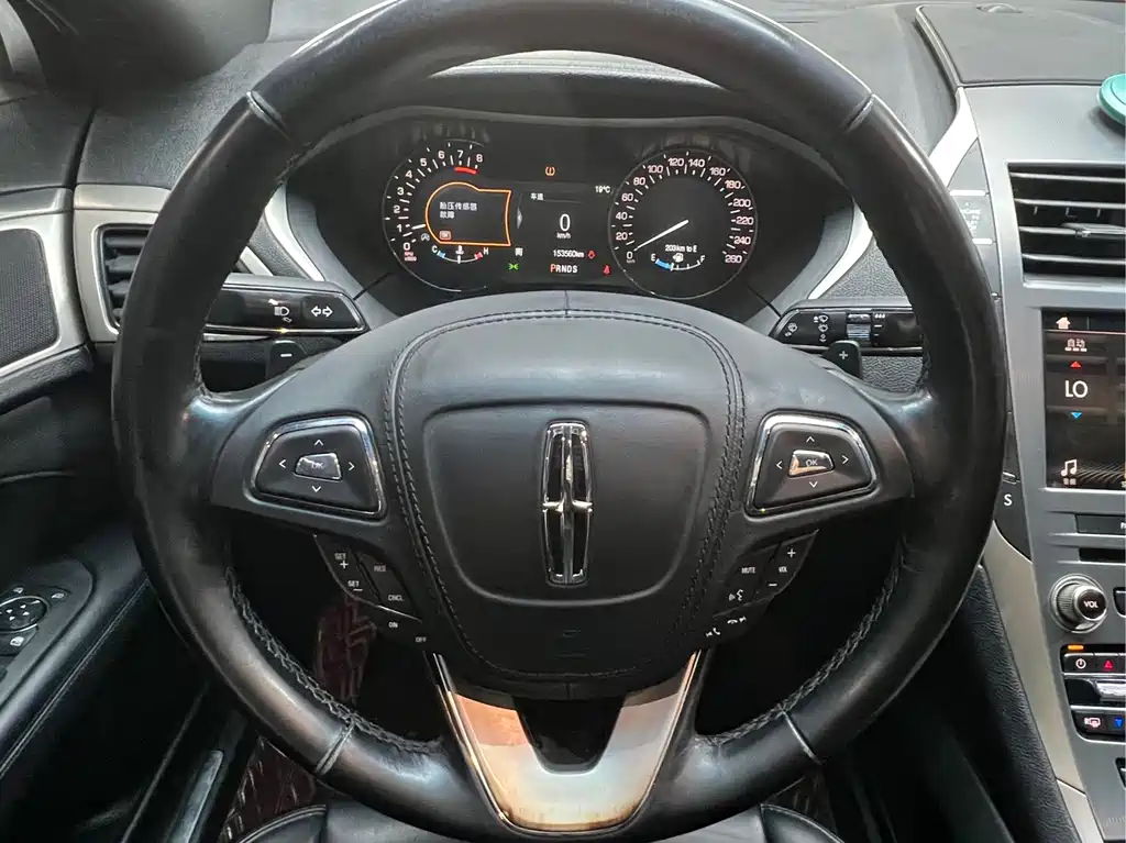 Lincoln MKZ — миниатюра 13