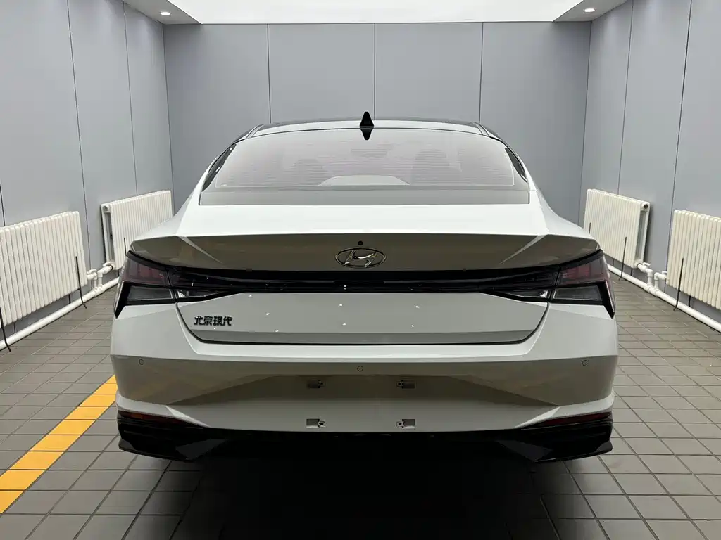 Hyundai Elantra — миниатюра 5