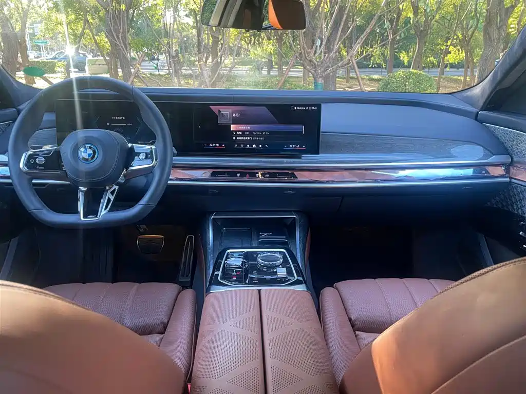 BMW i7 — миниатюра 7
