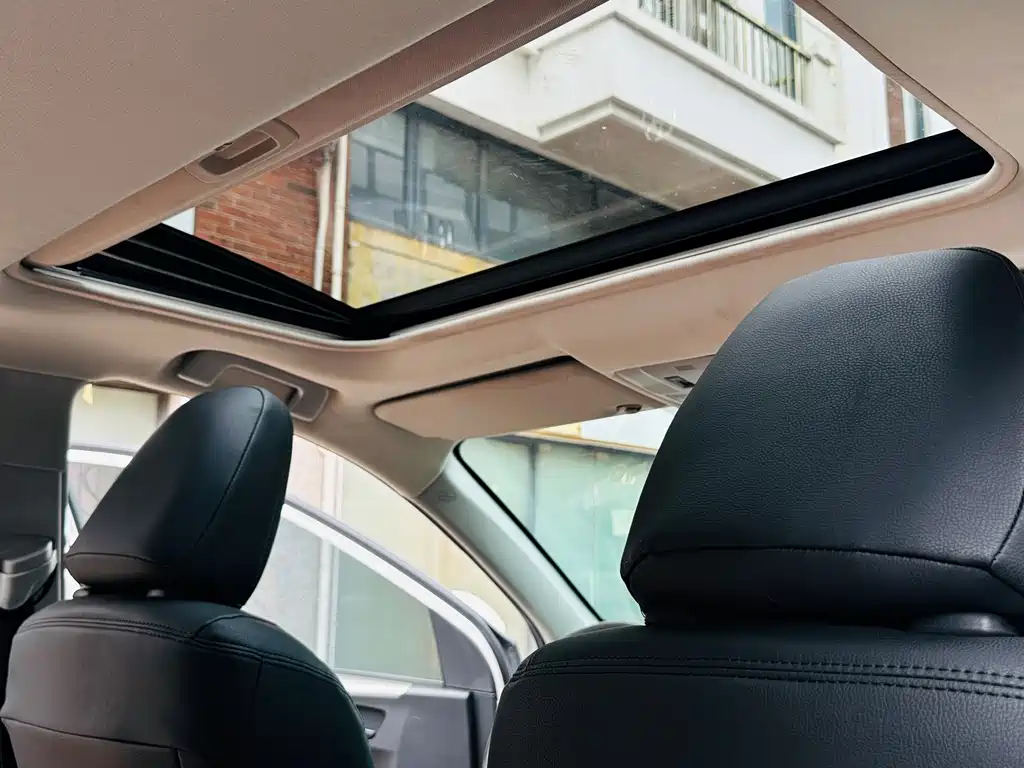 Toyota RAV4 — миниатюра 11