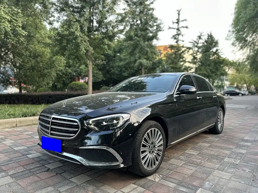 Mercedes-Benz E-Class — миниатюра 6