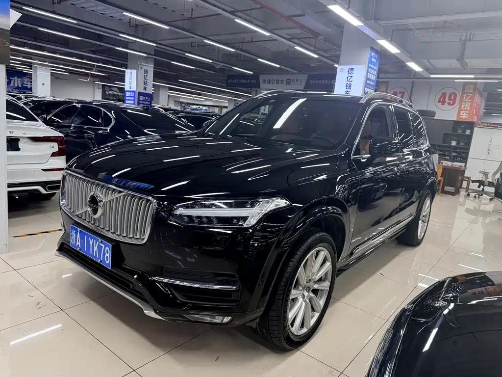 Volvo XC90 2018 T6 7 мест