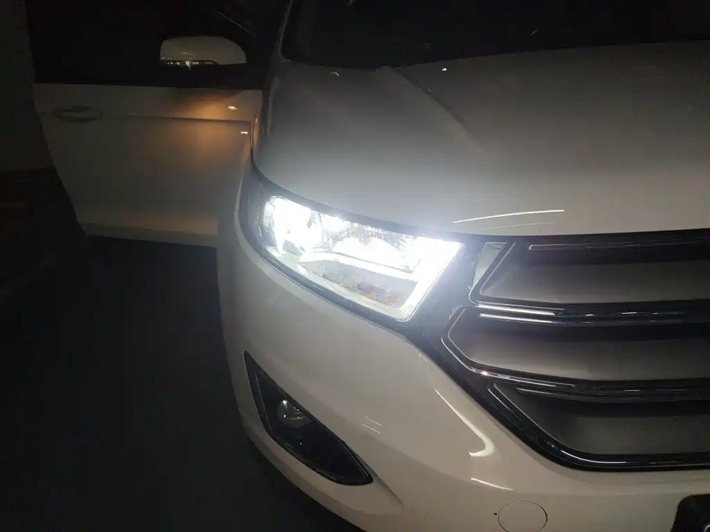 Ford Edge — миниатюра 7